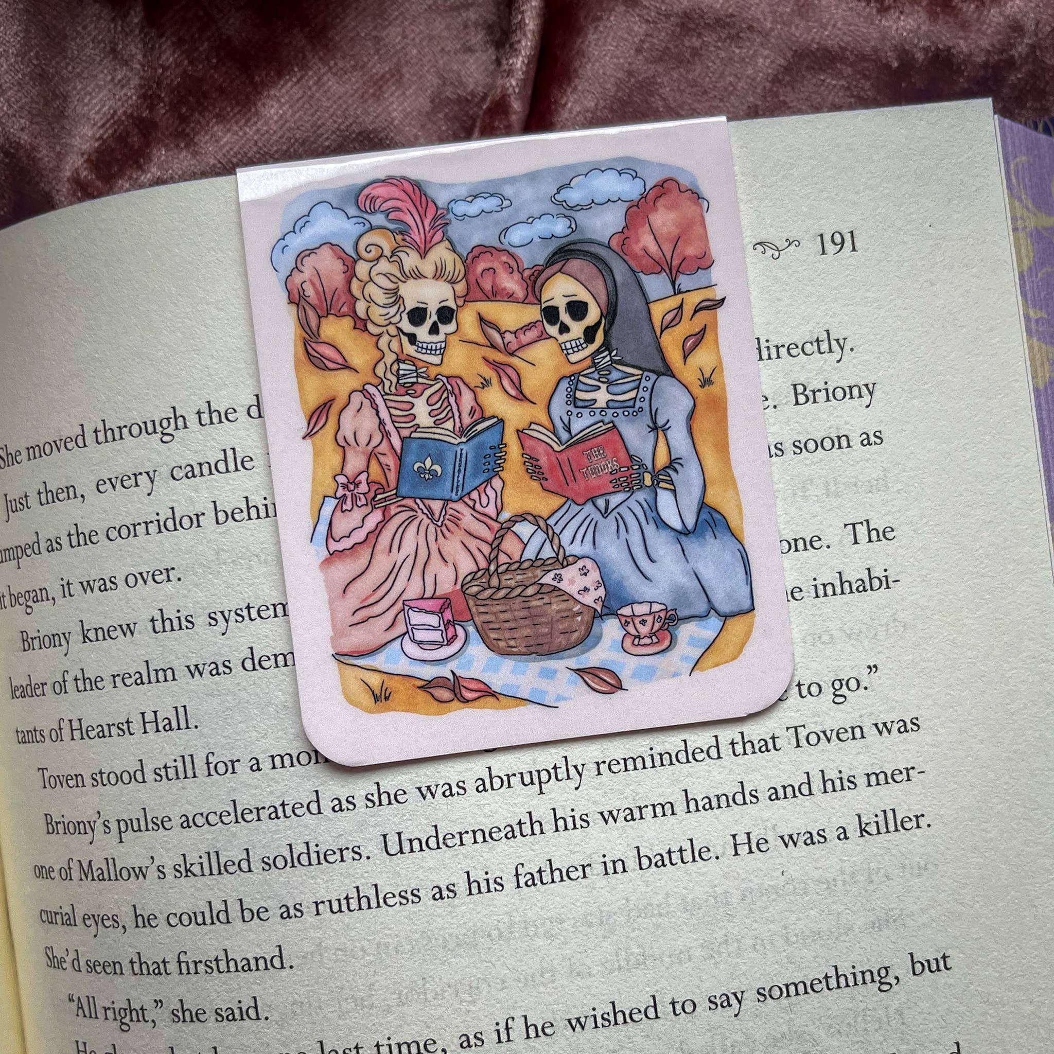 Halloween magnetic bookmark - Anne Boleyn & Marie Antoinette